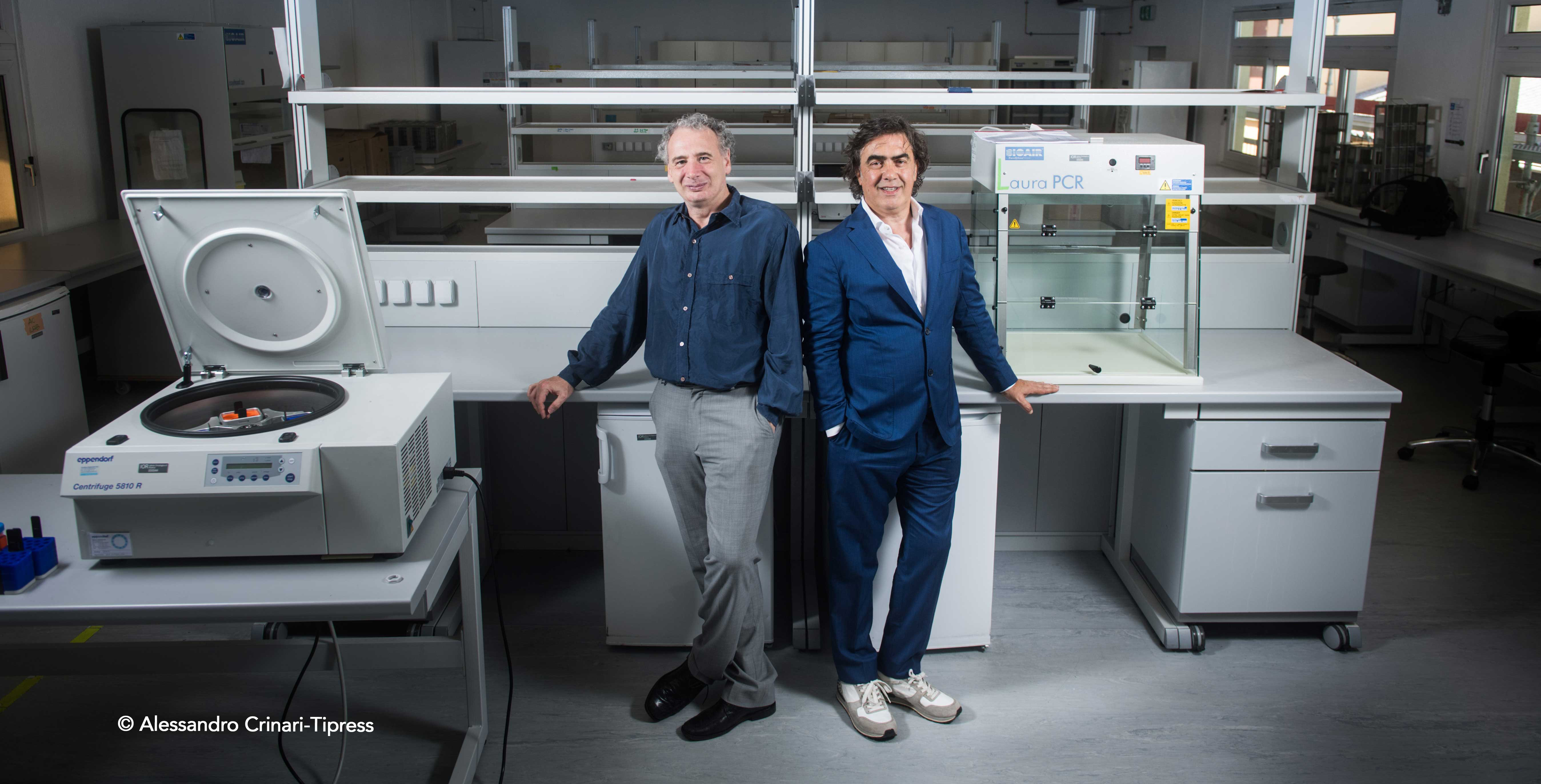 5---Luca-Varani-e-Vincenzo-Martino-nei-nuovi-laboratori-di-Choose-Life-Biotech-(foto-Alessandro-Crinari-TiPress)_crop